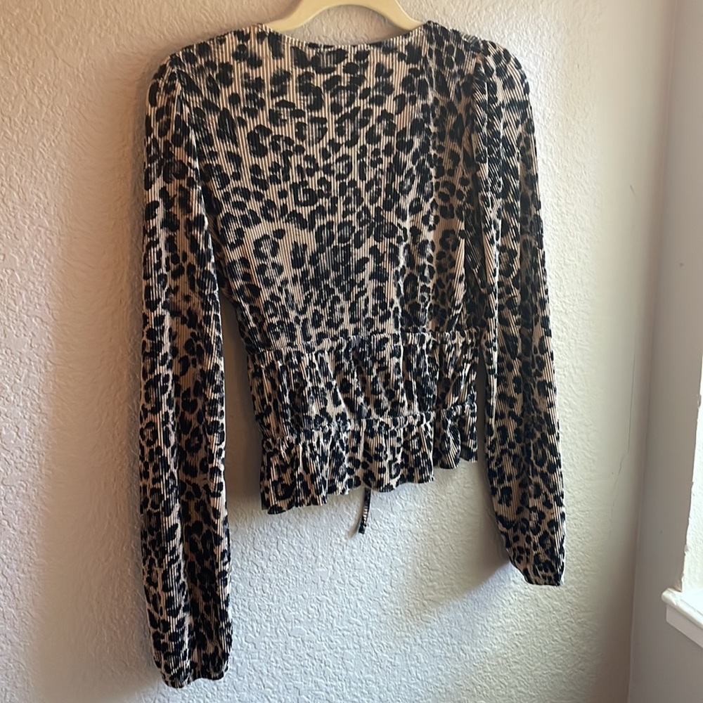 Leopard top - Picture 2 of 3